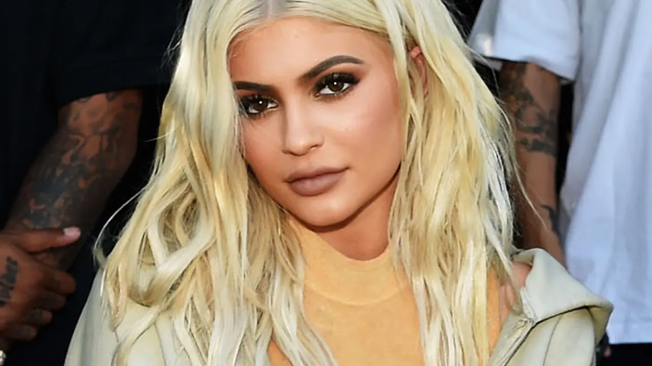Ternyata Ini 8 Produk Kecantikan yang Suka Dipakai Kylie Jenner