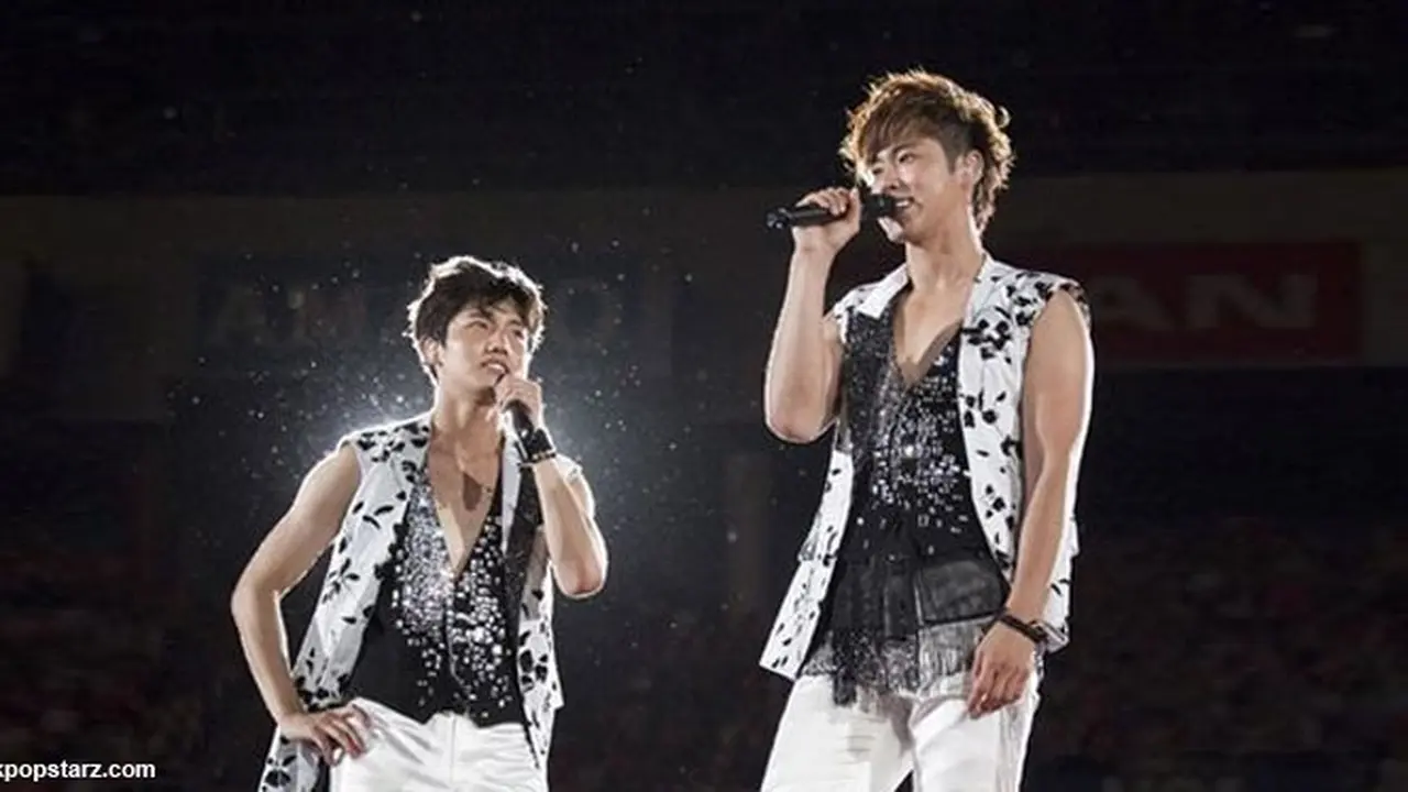 tvxq-130821b.jpg
