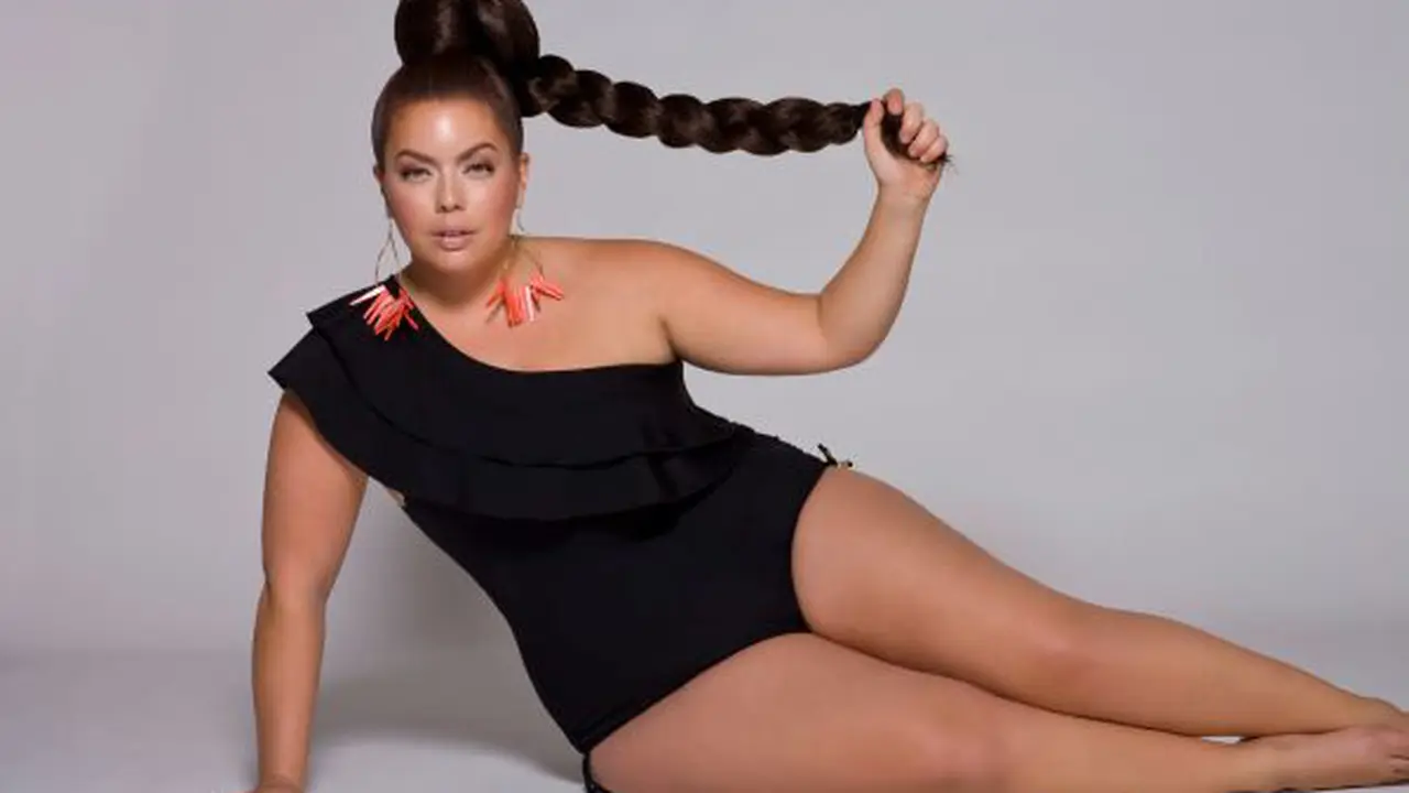 Wow, Lima model gembrot ini sungguh hot!