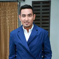 Tahun 2015 ini diakui Rio Febrian ia agak lebih banyak untuk keliling kota dan juga lebih jauh. Namun ia tetap bersyukur dapat tampil di acara yang bersangkutan dan bisa berbagi kepada orang-orang. (Deki Prayoa/Bintang.com)