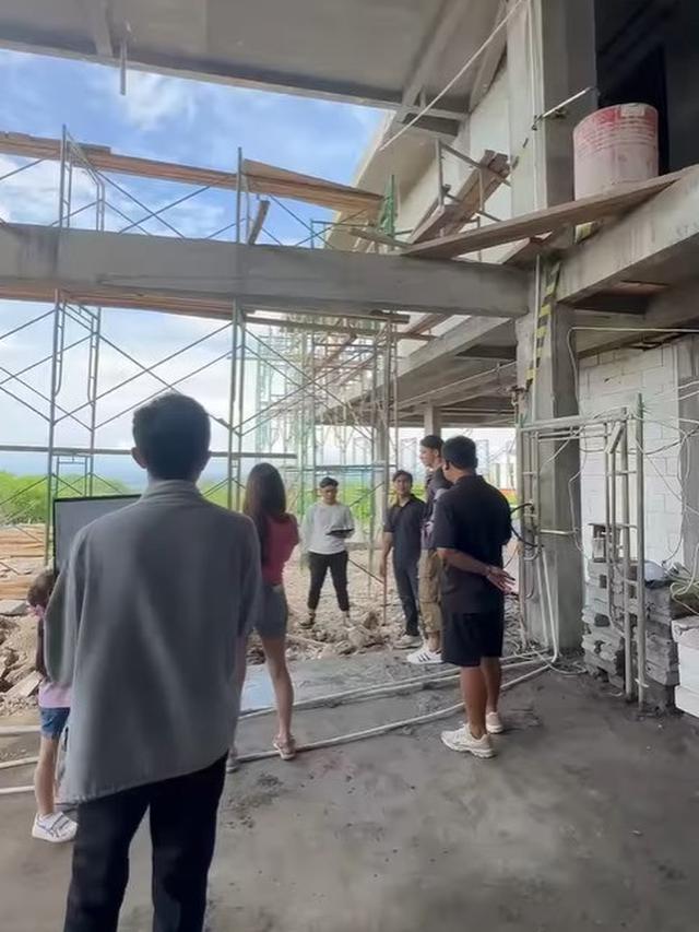 Potret perkembangan rumah baru Samuel Zylgwyn (Sumber: Instagram/samuel_zylgwyn dan Instagram/frandaaa87)