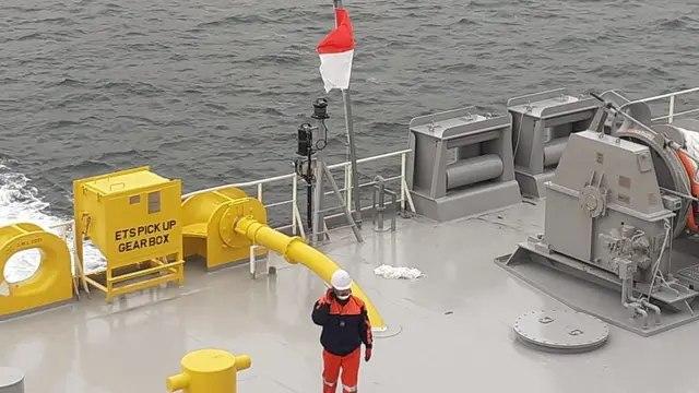 kapal FSRU Jawa Satu berlayar meninggalkan Galangan Kapal Samsung Heavy Industries di Geoje, Busan, Korea Selatan menuju Indonesia. (Foto: Jawa Satu Power)