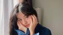 Saat ini Vonzy berhasil membuat banyak kaum adam terpesona. Kecantikan Vonzy ini kian bertambah saat ia memegang pipinya. Pose pegang pipi sering dilakukan Vonzy yang membuat netizen merasa gemas melihat penampilan Vonzy yang seperti itu. (Liputan6.com/IG/@vonnyfelicia)