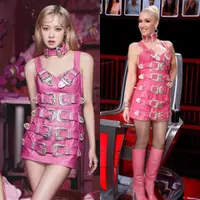 Ros&eacute; BLACKPINK dan Gwen Stefani Mengenakan Dress Pink Rp16 Juta