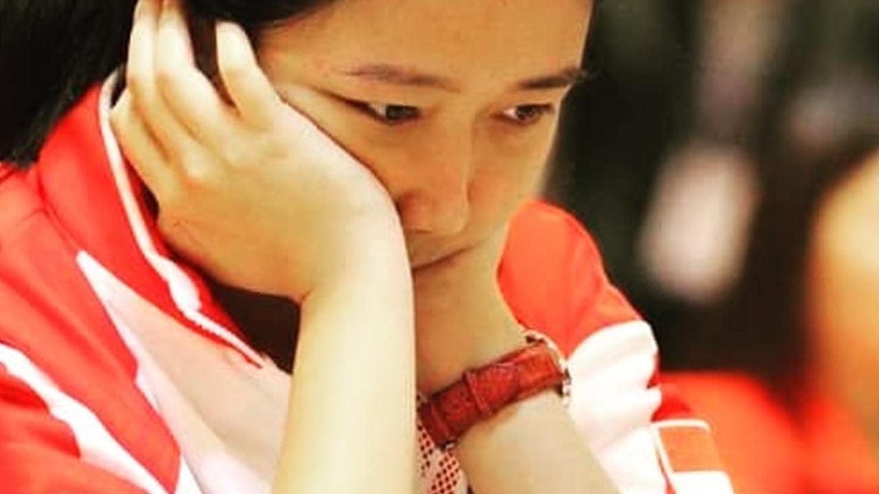 Gaya GM Irene Sukandar saat Main Catur, Penuh Konsentrasi