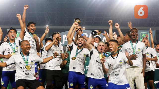 Foto: Kemenangan Sempurna PSIM Yogyakarta, Penantian18 Tahun Promosi dan Jadi Juara Pegandaian Liga 2 2024/2025