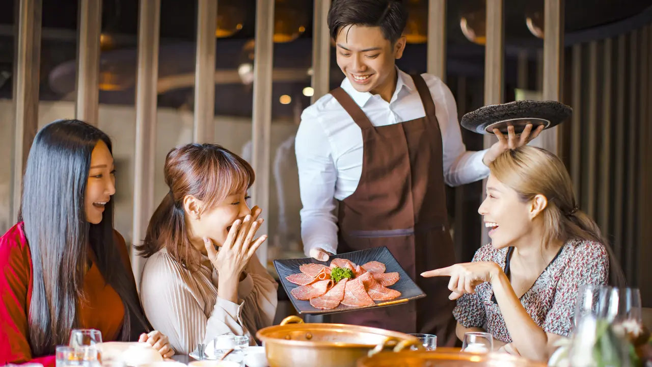 Mau Kasih Kejutan Dinner Spesial Saat Valentine Nanti? Cek Rekomendasi Merchant di Sabrina BRI!