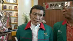 Rhoma mendatangi Badan Pengawas Pemilu untuk melaporkan Komisi Pemilihan Umum karena tidak meloloskan Partai Idaman.