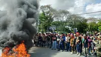 Ormas Kaltim gelar demo, menuntut Polisi segera tangkap Rocky Gerung, pada Selasa (1/8/2023).