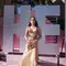 Pesona Cinta Laura di Victoria’s Secret Fashion Show 2026, Kenakan Gaun Desainer Indonesia