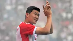 Nominasi penghargaan Ballon d'Or tahun 2023 terasa istimewa karena dihiasi salah satu nama Asia sebagai calon penerima penghargaan, yaitu Kim Min-jae asal Korea Selatan. Dalam sejarah Ballon d'Or, termasuk Kim Min-jae, Korea Selatan tercatat pernah menyumbang 4 pemainnya yang masuk dalam nominasi Ballon d'Or. Siapa saja? berikut daftar lengkapnya. (AFP/Christof Stache)