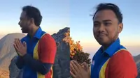 Pria ini pakai baju minimarket saat mendaki gunung, kocak! (Sumber: Instagram/@bagusrahmatriadi)