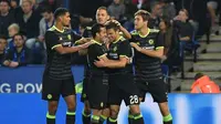 Para pemain Chelsea merayakan gol ke gawang Leicester City pada laga putaran ketiga Piala Liga Inggris di King Power Stadium, Leicester, Selasa (20/9/2016). (AFP/Anthony Devlin)