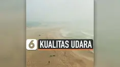 Sebagian wilayah Sydney, Australia diselimuti asap kebakaran. Hal ini menyebabkan kualitas udara di langit Sydney masuk kategori berbahaya.