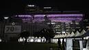 <p>Pejabat Seoul berharap perayaan HUT ke-10 BTS yang berlangsung sekitar dua minggu ini akan meningkatkan sektor pariwisata. Seoul telah menetapkan lebih dari selusin situs yang terkait dengan BTS, termasuk tempat di mana grup tersebut mengadakan pertunjukan besar atau merekam beberapa video klip mereka. (AP Photo/Ahn Young-joon)</p>