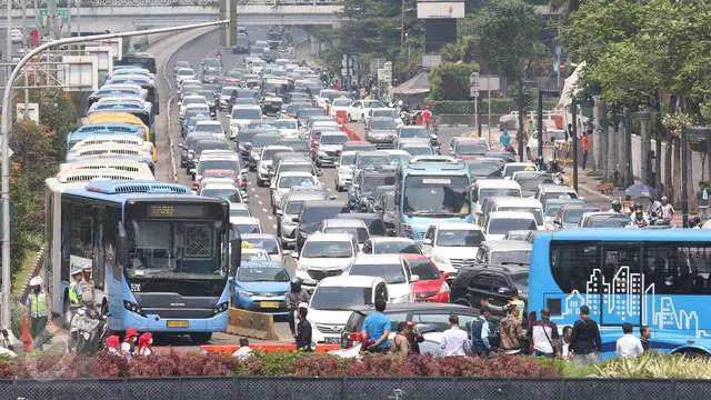 Macet Hari Buruh-Jakarta-Angga Yuniar-20170501