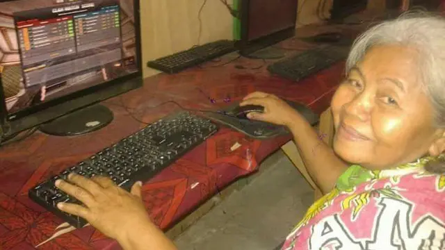 Bikin Ngakak, Tingkah Kocak Ini Hanya Bisa Ditemukan Di Warnet