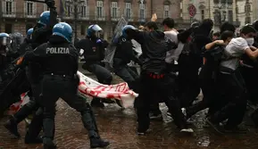 Demo Biaya Hidup di Italia Berujung Ricuh, 28 Orang Ditangkap