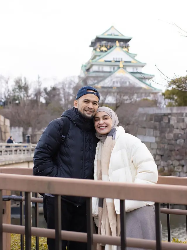 7 Potret Teuku Wisnu dan Shireen Sungkar Ajak Anak Liburan ke Jepang, Seru Banget