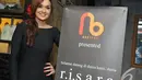 Sara menjelaskan Risara adalah buku yang mengisahkan kisah-kisah pertemuan dia dan Risa dengan makkhluk gaib, dikemas ringan dan tak menyeramkan, Jakarta Selatan, Jumat (19/12/2014). (Liputan6.com/Panji Diksana)