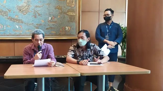 Manajemen PT Meratus Line memberikan keterangan media. (Dian Kurniawan/Liputan6.com).