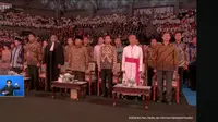 Berbatik Cokelat, Prabowo Hadiri Perayaan Natal Nasional 2025 di Tennis Indoor GBK