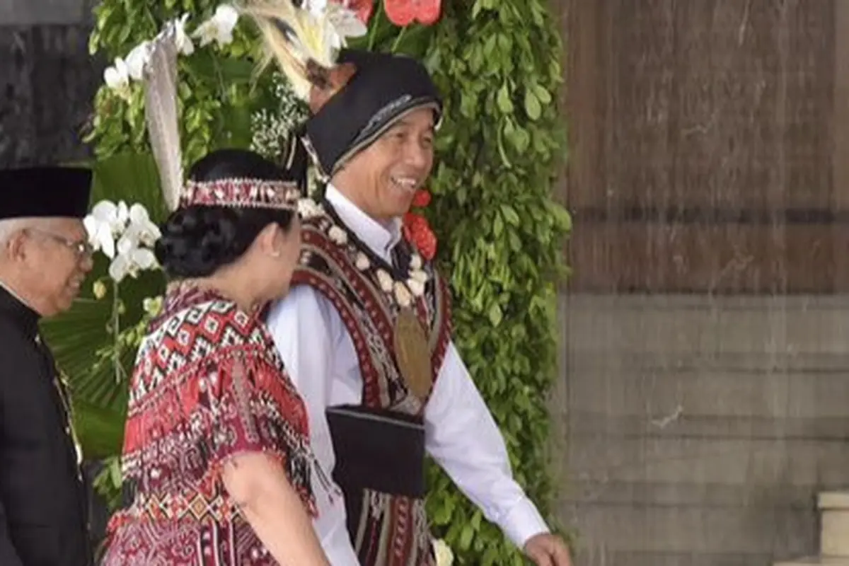 Jokowi Tampil Gagah Dibalut Pakaian Adat Tanimbar Maluku di Sidang MPR 2023
