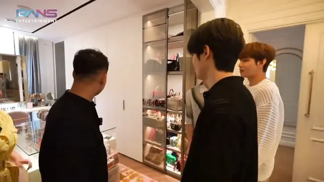 NCT DoJaeJung kunjungi rumah baru Raffi Ahmad dan Nagita Slavina (Foto: Youtube Rans Entertainment)