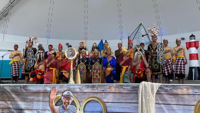 Foto dari pihak KRI Bima Suci yang menampilkan budaya-budaya Nusantara.