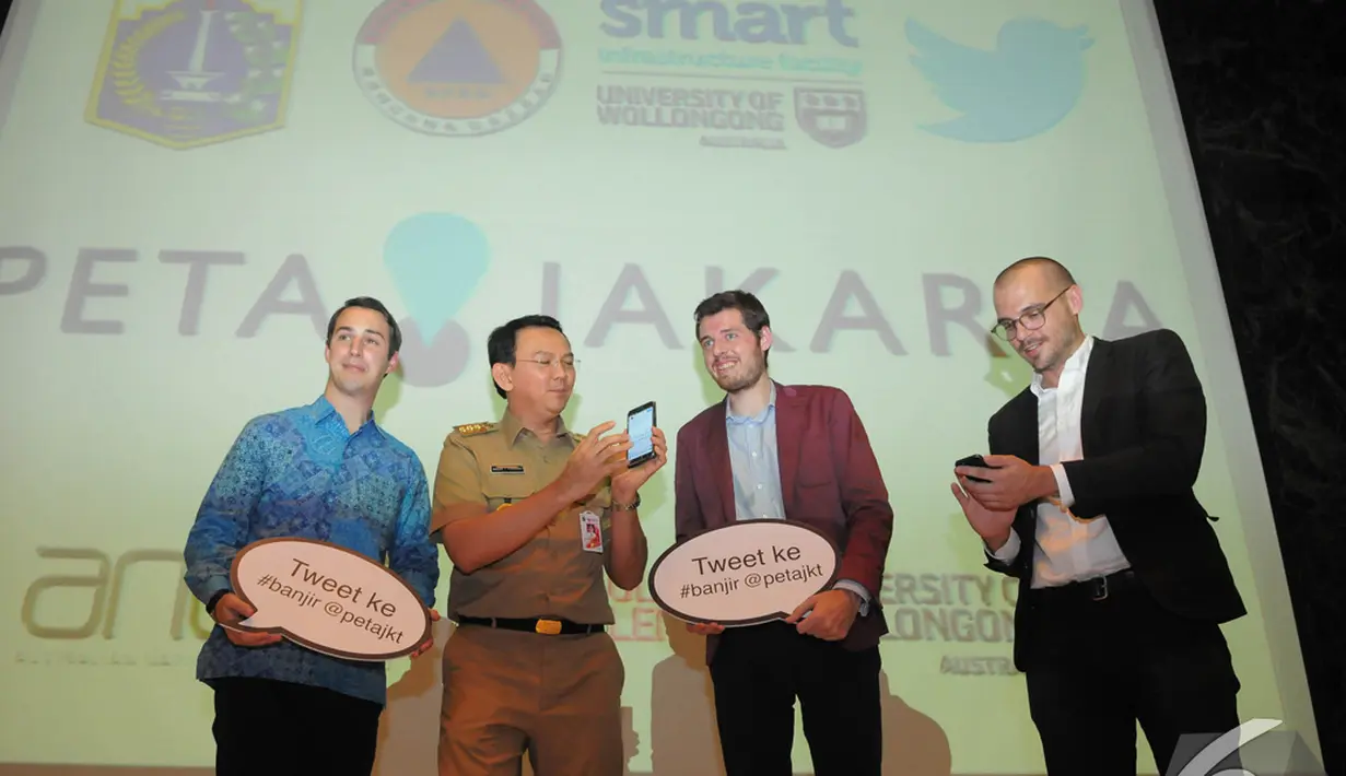 Gubernur DKI Jakarta Basuki Tjahaja Purnama hadir dalam peluncuran www.petajakarta.org, Jakarta, Selasa (2/12/2014). (Liputan6.com/Herman Zakharia)