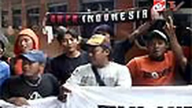 Gelombang Penonton Luar Kota Terus Mengalir