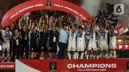 Port FC sukses merengkuh gelar juara Piala Presiden 2025 usai menang 2-1 atas klub Inggris, Oxford United dalam laga final di Stadion Si Jalak Harupat, Bandung, Jawa Barat, Minggu (13/7/2025). (Liputan6.com/Helmi Fithriansyah)