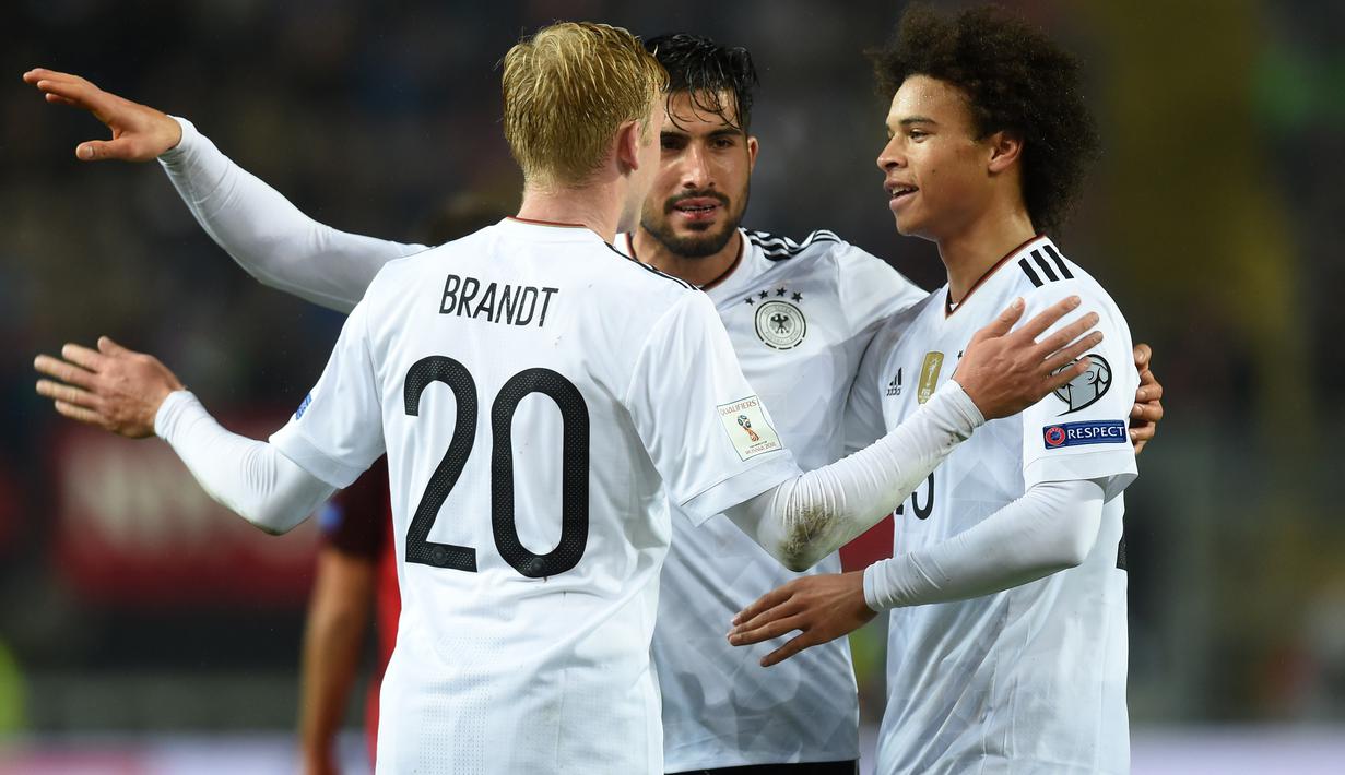 Pelatih Jerman, Joachim Low lebih memilih Julian Brandt ketimbang Leroy Sane saat menentukan skuat Der Panzer untuk Piala Dunia 2018 di Rusia. (AFP/Christof Stache)