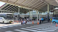 Suasana Bandara Soetta jelang sepekan sebelum Lebaran 2022. (Liputan6.com/Pramita Tristiawati)