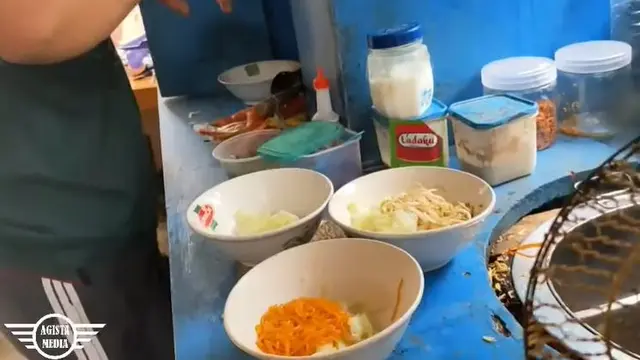 Gerobak Mi Ayam Lesti Kejora di Cianjur