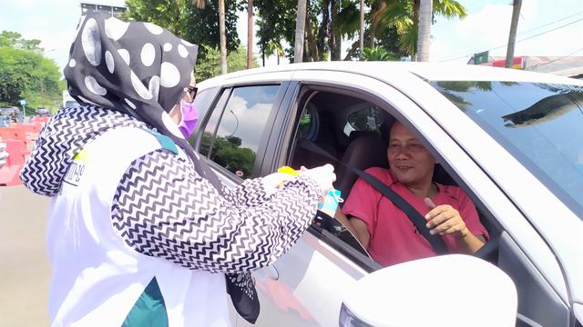 Sosialisasi terkait penerapan karantina wilayah parsial (KWP) dalam rangka memutus penyebaran Covid-19 di Kabupaten Bogor khususnya kawasan Puncak.