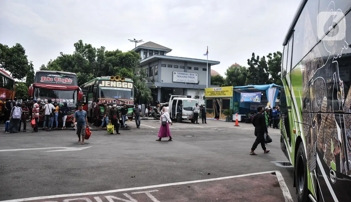 <p>Suasana arus mudik di Terminal Bus Tanjung Priok. (merdeka.com/Iqbal S. Nugroho)</p>