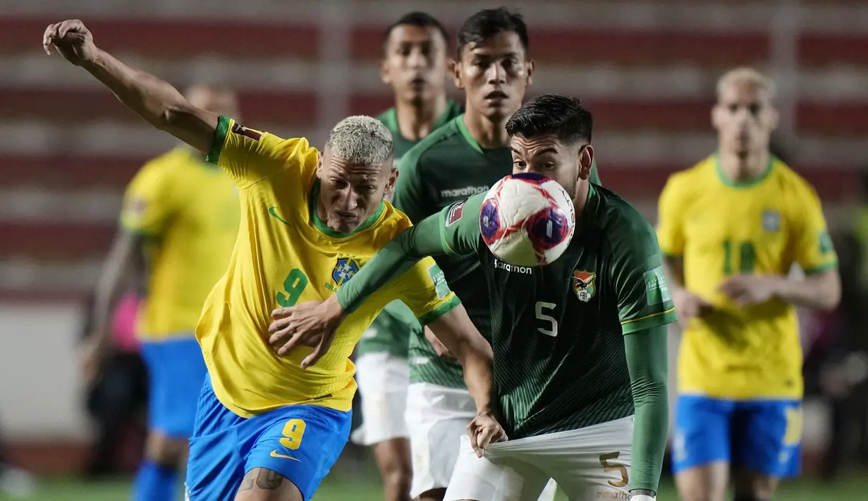 Bagi Brasil, hasil ini tidak lagi menentukan langkah mereka karena sudah pasti lolos ke Piala Dunia 2022. Sementara, bagi Bolivia, mereka kini berada di posisi ke-9 dari 10 negera CONMEBOL. (AP/Juan Karita)