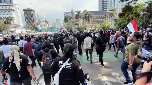 Aksi unjuk rasa di sekitar lapangan Monas ricuh. (Liputan6.com/Ady Anugrahadi)