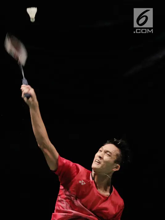 Pebulu tangkis Indonesia Christie Jonatan melakukan smash saat melawan Malaysia dalam laga perempat final Sea Games 2017 di Axiata Arena, Kuala Lumpur, Malaysia, Rabu (27/8). Indonesia menang dengan skor 21-13. (Liputan6.com/Faizal Fanani)