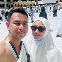 Tampilan Sederhana Nagita Slavina di Hari Pertama Ibadah Haji. [@raffinagita1717]