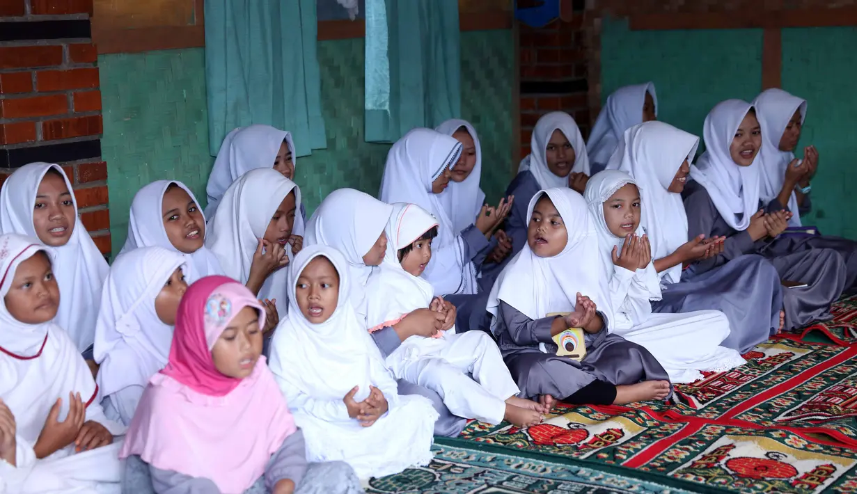 Tidak hanya dirombak dari segi para pemerannya. Menurut Indra, sinetron Pangeran 2 juga mengalami perbedaan pada alur cerita dari season sebelumnya. Cerita dalam sinetron ini seperti drama Korea. (Nurwahyunan/Bintang.com)