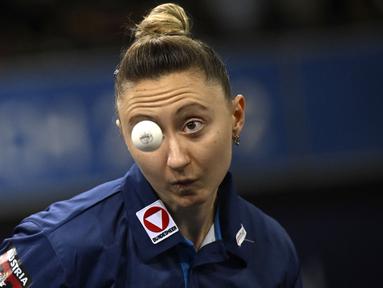 Petenis meja Austria, Sofia Polcanova bertanding saat final Tenis Meja Wanita di European Championships 2022 di Munich, Jerman, pada 21 Agustus 2022. (AFP/Tobias Schwarz)