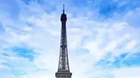 Rina Nose berlibur ke Paris dan berkunjung ke Menara Eiffel  (Dok.Instagram/@rinanose16/https://www.instagram.com/p/BpezBQchK_c/?taken-by=rinanose16/Komarudin)