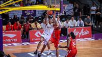 CLS Knights Indonesia kalah dari San Miguel Alab Pilipinas pada lanjutan ASEAN Basketball League (ABL) 2018-2019, di GOR Kertajaya, Surabaya, Minggu (16/12/2018). (Media CLS)