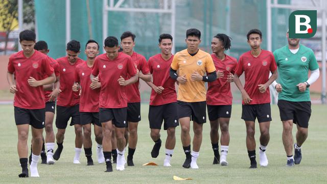 Sesi Latihan Timnas Indonesia U-20 di Lapangan Thor