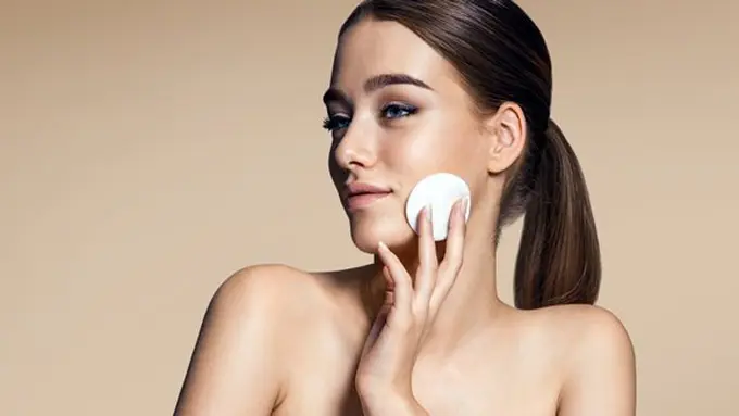 Bersihkan wajah secara maksimal agar cantik/copyright: thinkstokcphotos.com