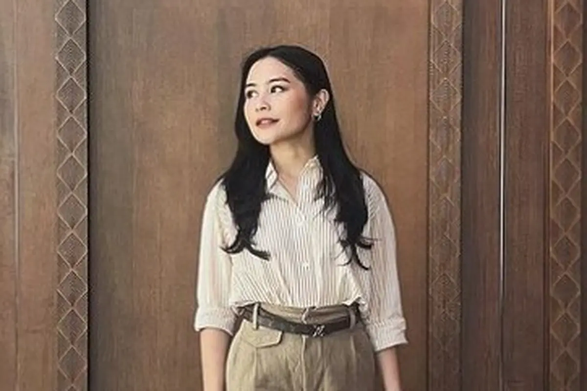 Prilly Latuconsina ala wanita karier (Instagram/prillylatuconsina96)