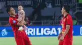 Après le match Persija Jakarta contre Persik Kediri, Rizky Ridho et Witan Sulaeman ont été vus passer du temps avec les enfants, créant des moments chaleureux et agréables. (Bola.com/M Iqbal Ichsan)