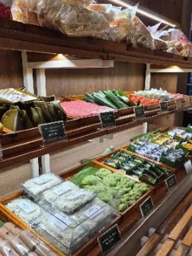Sari-Sari Aneka Kue Jajan Pasar